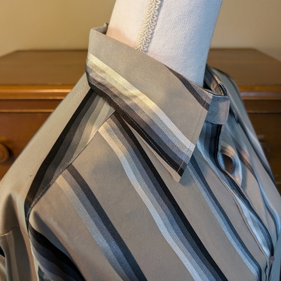 New York & Company Top Size XL Button Up Stretch - Picture 10 of 13